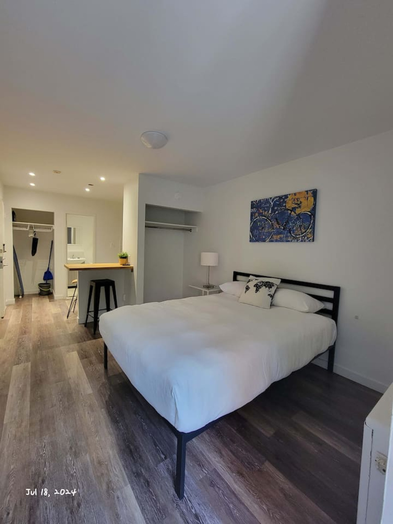 Corporate Stays |Guilbault Studio w/Air Conditioner