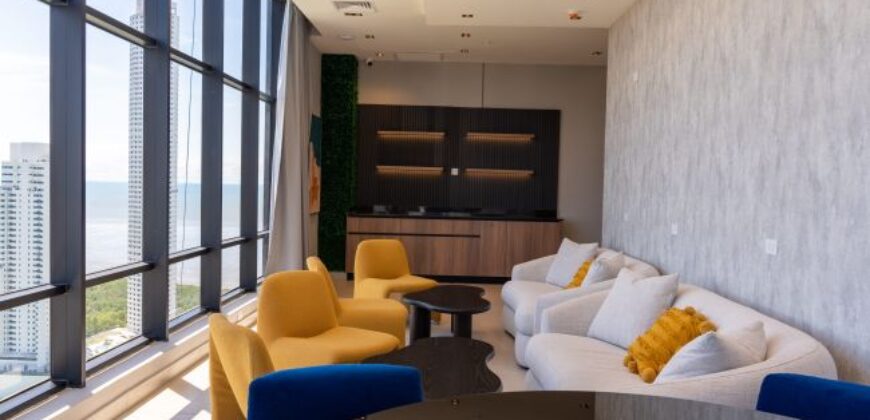 Furnished 1 BR Apartment with Ocean & Park Views for Business Stays