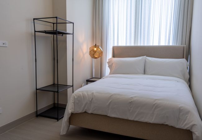 Panama City Executive 2-Bedroom Overlooking Skyline