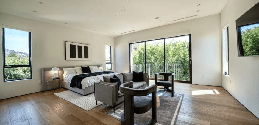 Luxury Modern Pool Villa