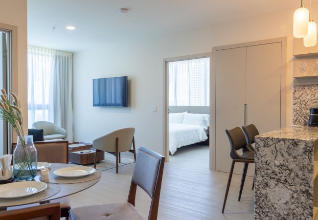 Deluxe Condo Suite 2BR with Ocean and Park View
